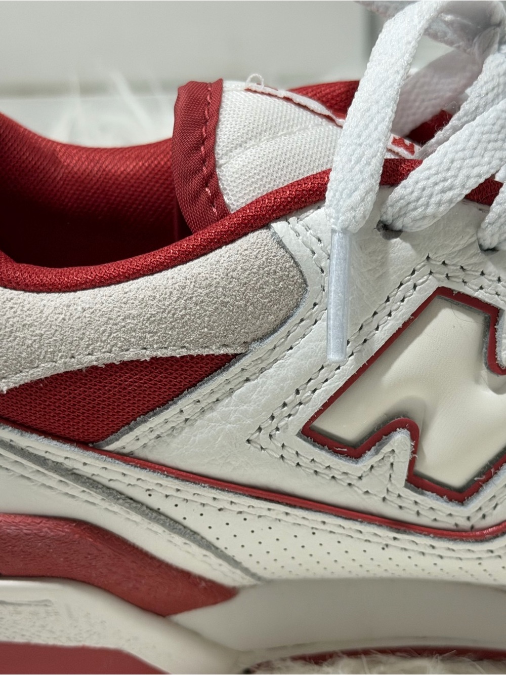 Unisex Retro New Balance 550 low-tops in a White/Terracotta Women’s 9.5 - Picture 9 of 13